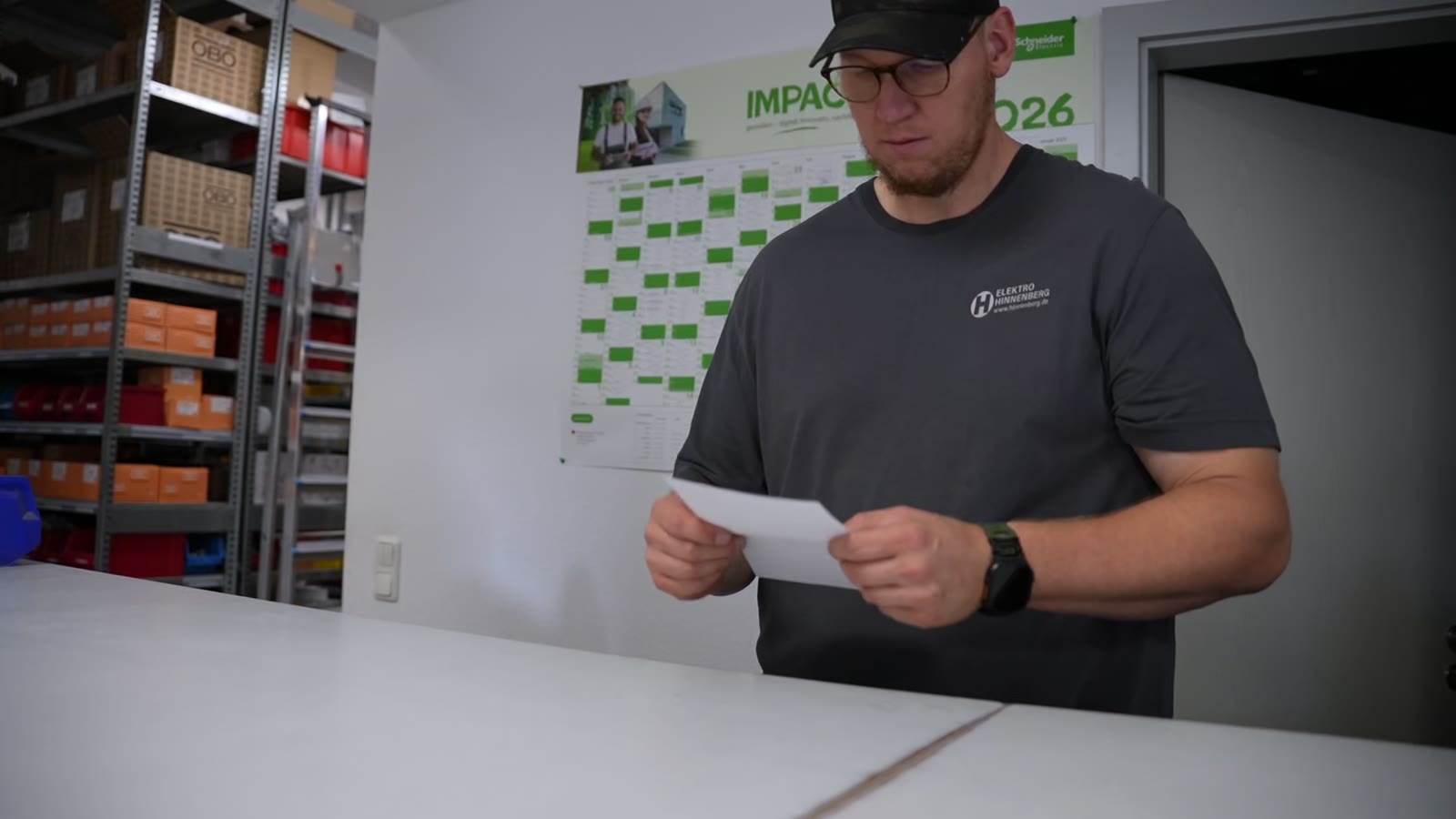 Elektro Hinnenberg bei der Arbeit in Wiesbaden